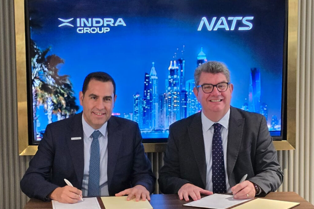 NATS e Indra Group firman un MoU para desarrollar una empresa conjunta de sistemas de torre digital para aeropuertos