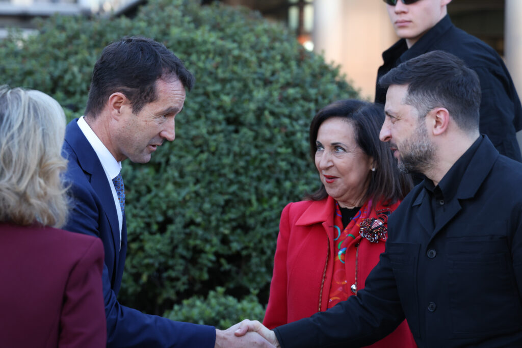 El presidente de Ucrania, Zelenski, visita Indra Group para conocer de primera mano sus últimas tecnologías en radares avanzados, defensa aérea y sistemas antidrón