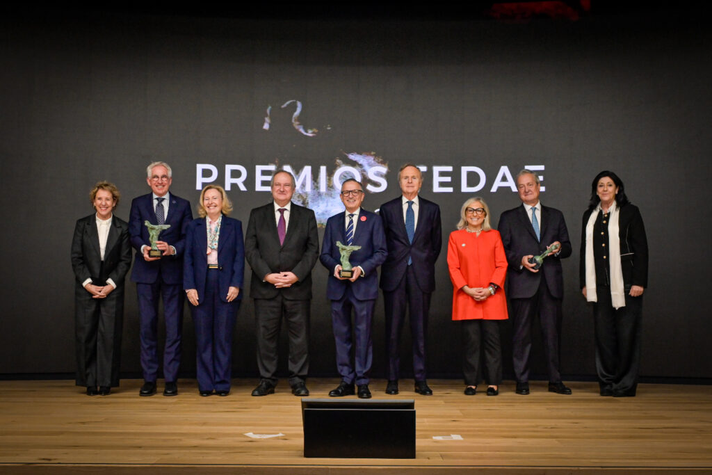 TEDAE premia a Javier Benedicto, Eduardo Chamorro y a la asociación Envera en la V edición de sus galardones