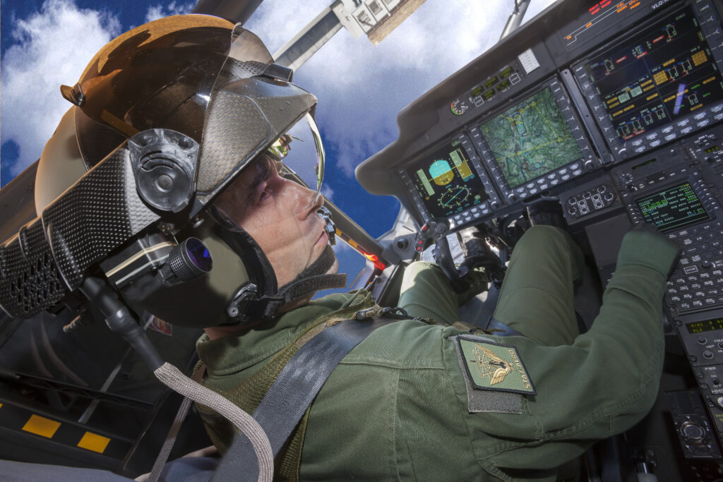 Thales reforzará la seguridad de los pilotos de los helicópteros NH90 españoles con el casco TopOwl DD