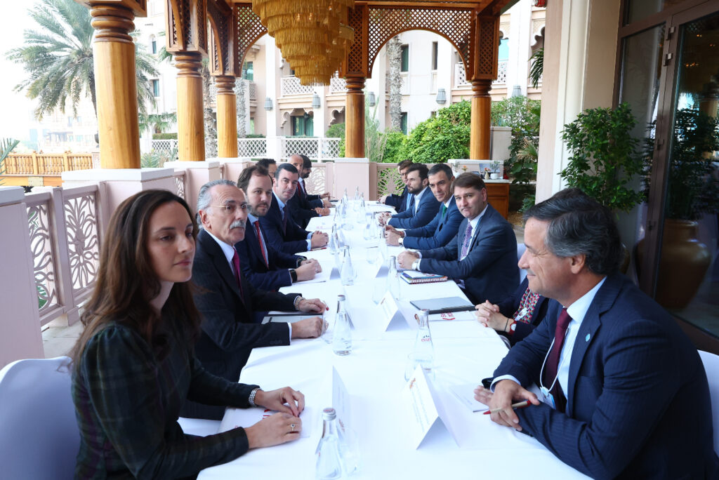 Grupo Oesía refuerza su estrategia de internacionalización en Emiratos Árabes Unidos