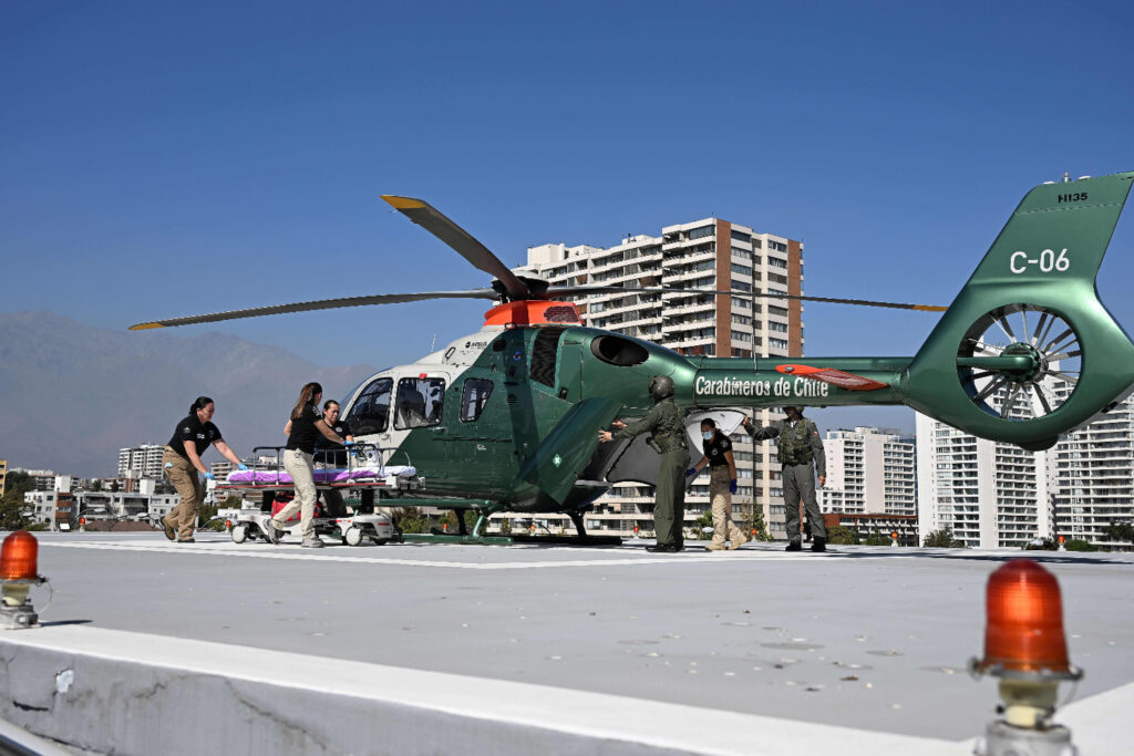 Airbus refuerza su apoyo de 50 años a Carabineros de Chile con la entrega de un H135 y un H145