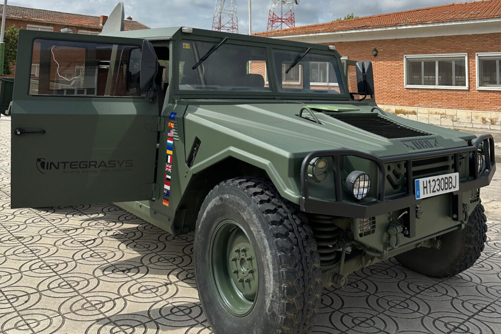 Integrasys convierte un vehículo táctico URO del Ejército del Aire en un “escudo móvil” para proteger comunicaciones críticas